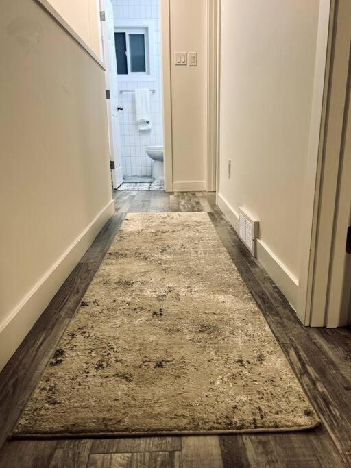 Walking Distance To St Boniface, Easy Parking Villa Уинипег Екстериор снимка