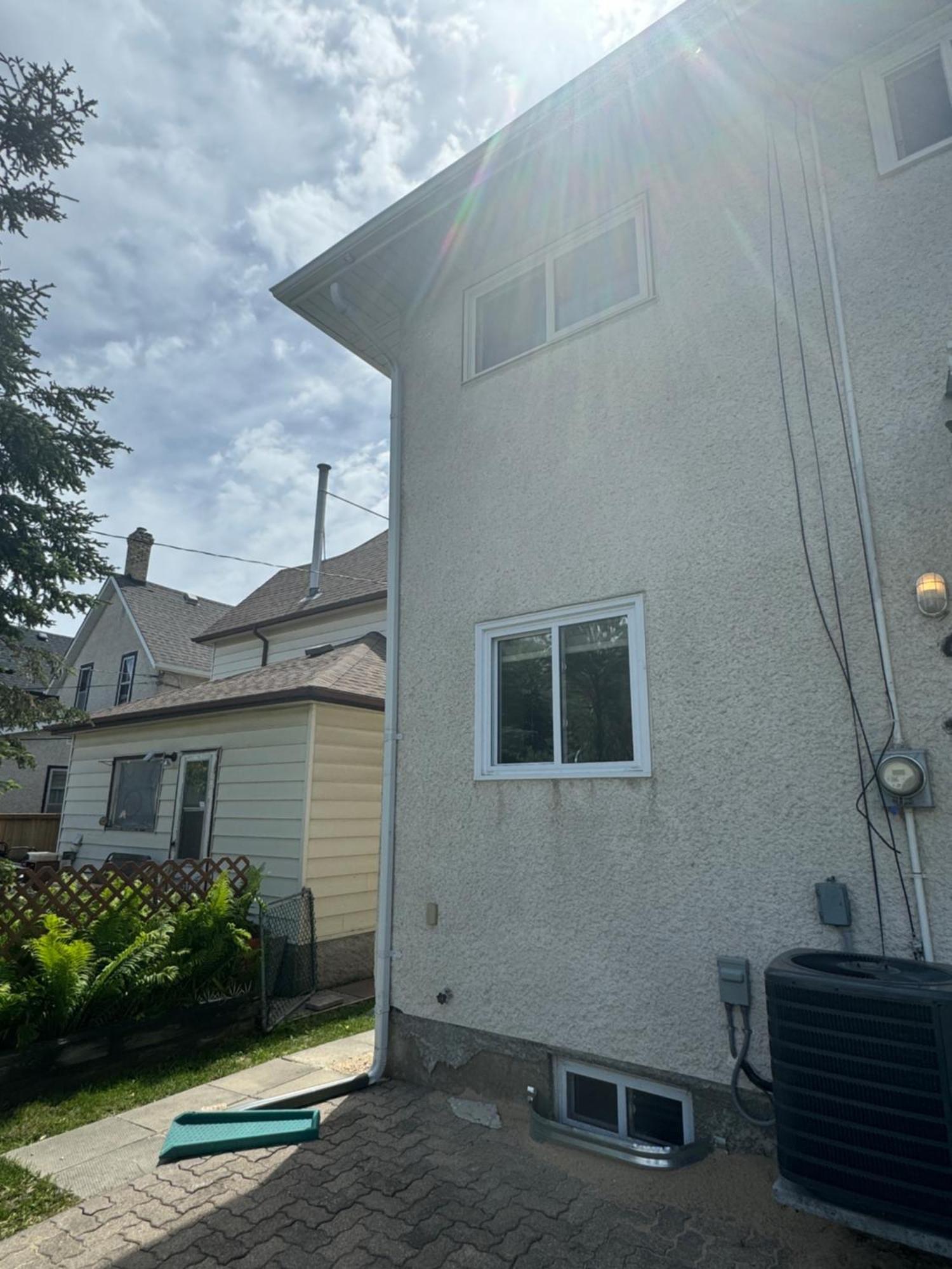 Walking Distance To St Boniface, Easy Parking Villa Уинипег Екстериор снимка